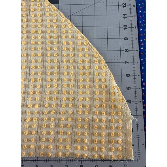 Vintage Chenille Bedspread Fabric Golden Yellow Popcorn Lurex Threads 18 x 23 - Picture 3 of 4